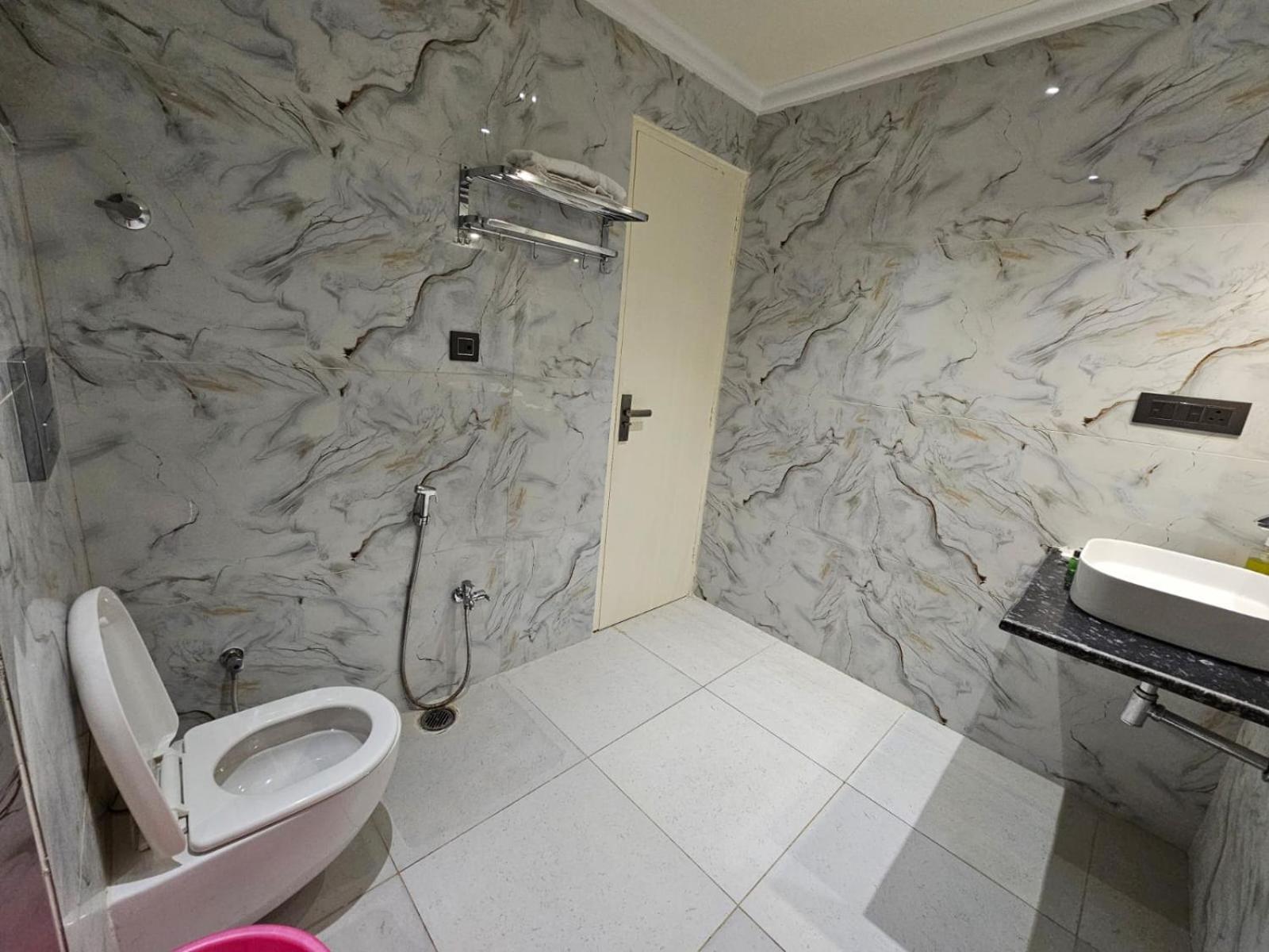 Hotel The Glass House Greater Noida Exterior photo