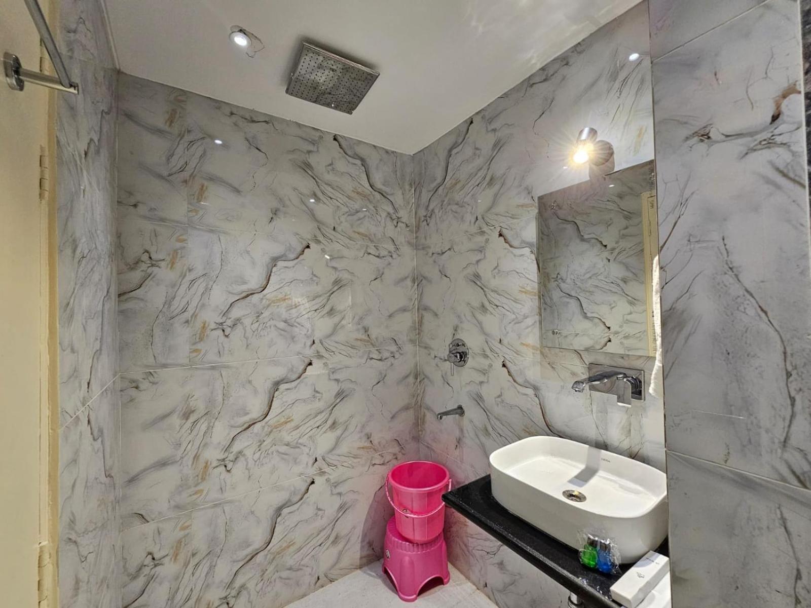 Hotel The Glass House Greater Noida Exterior photo