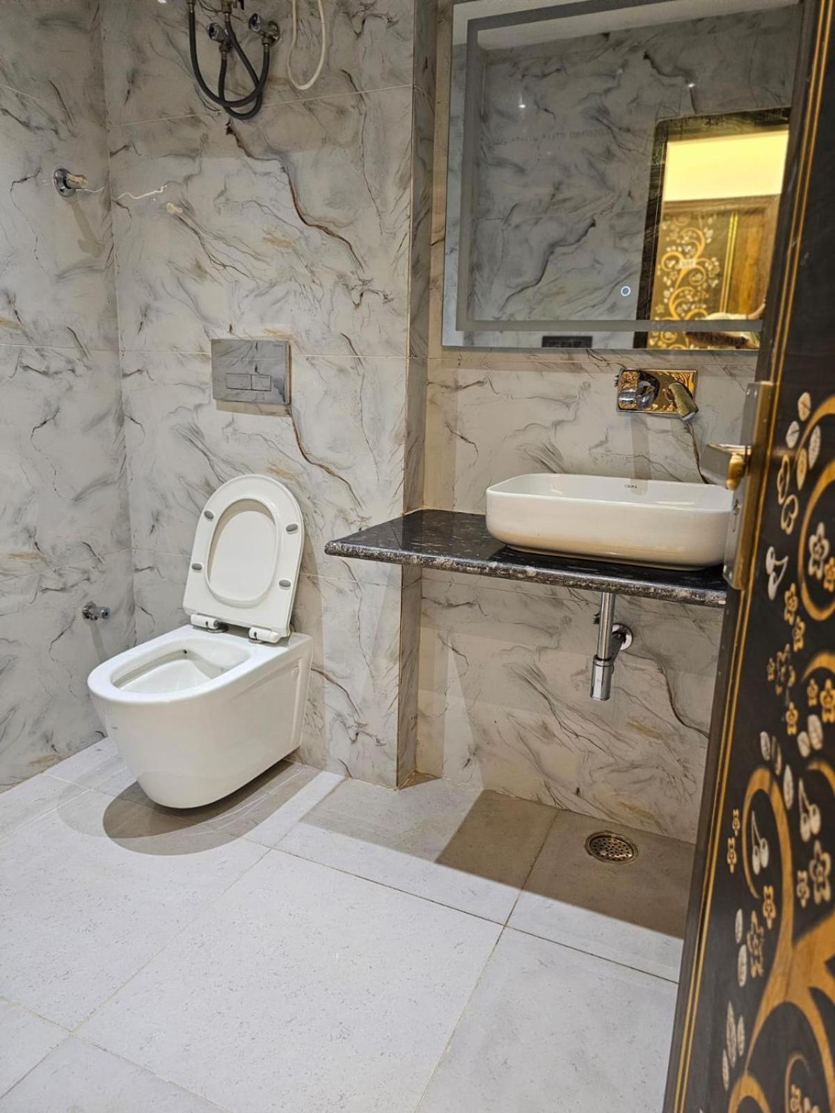 Hotel The Glass House Greater Noida Exterior photo