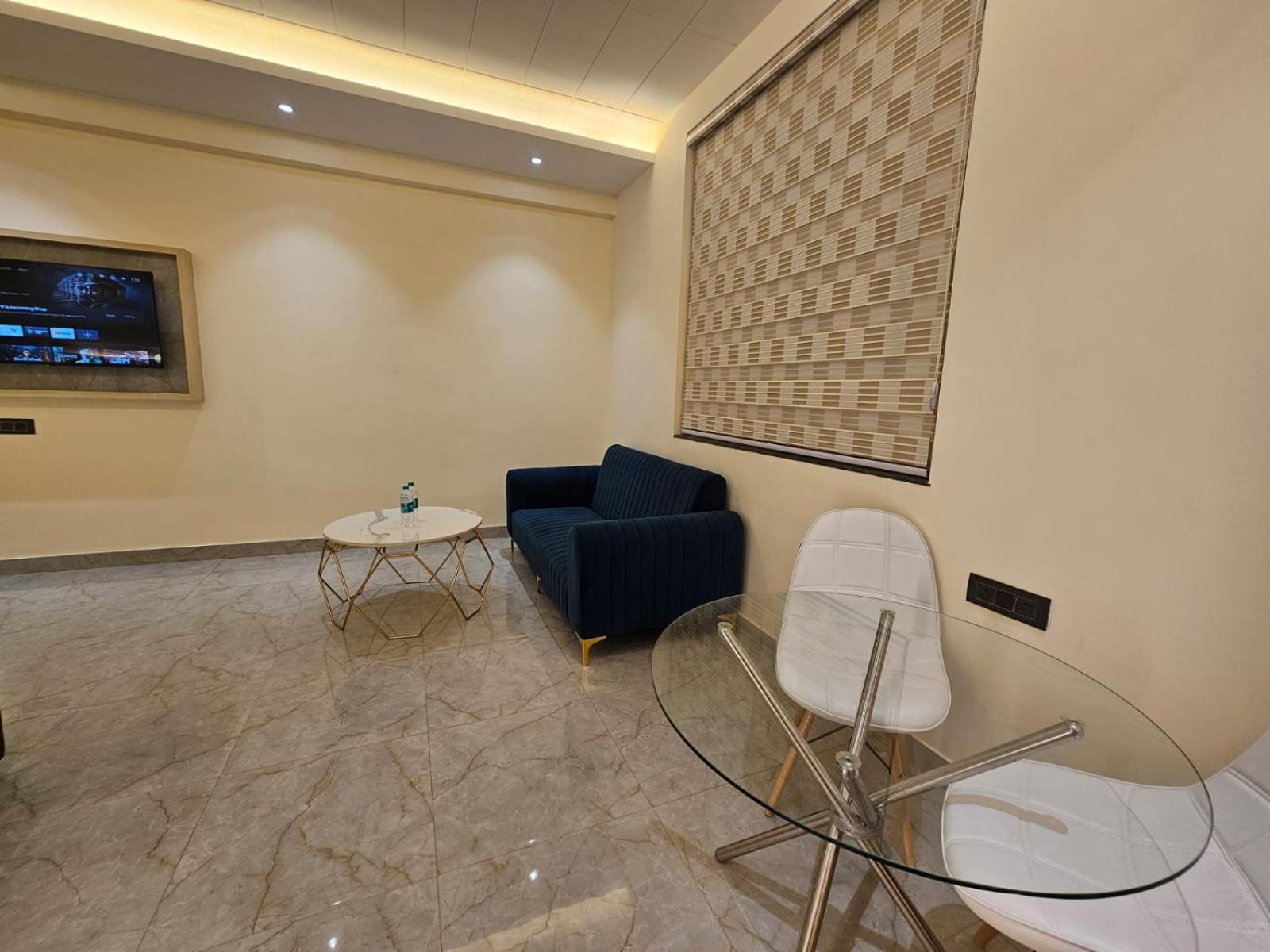 Hotel The Glass House Greater Noida Exterior photo