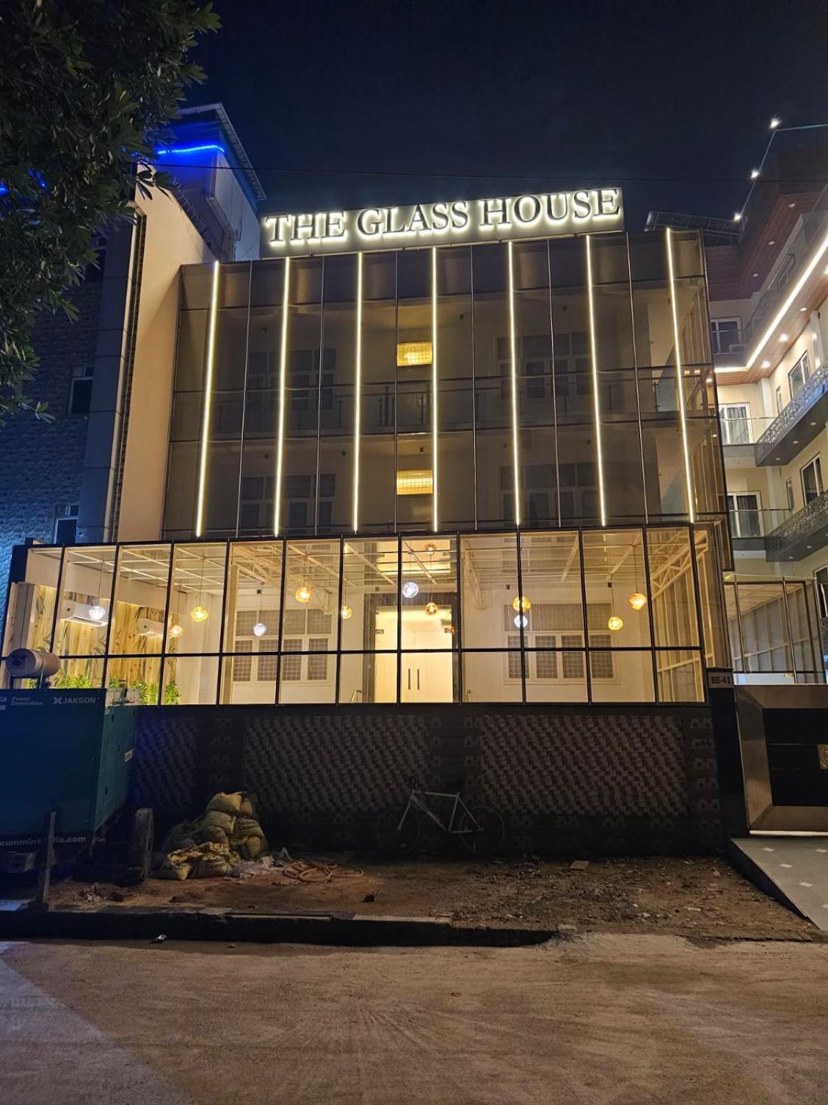 Hotel The Glass House Greater Noida Exterior photo